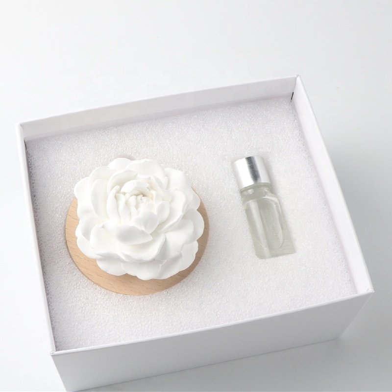 Hot Sale Luxury Gift Car Air Freshener Home Aromatherapy Wood Base Ceramic Flower Aroma Plaster Porcelain Fragrance Oil Diffuser