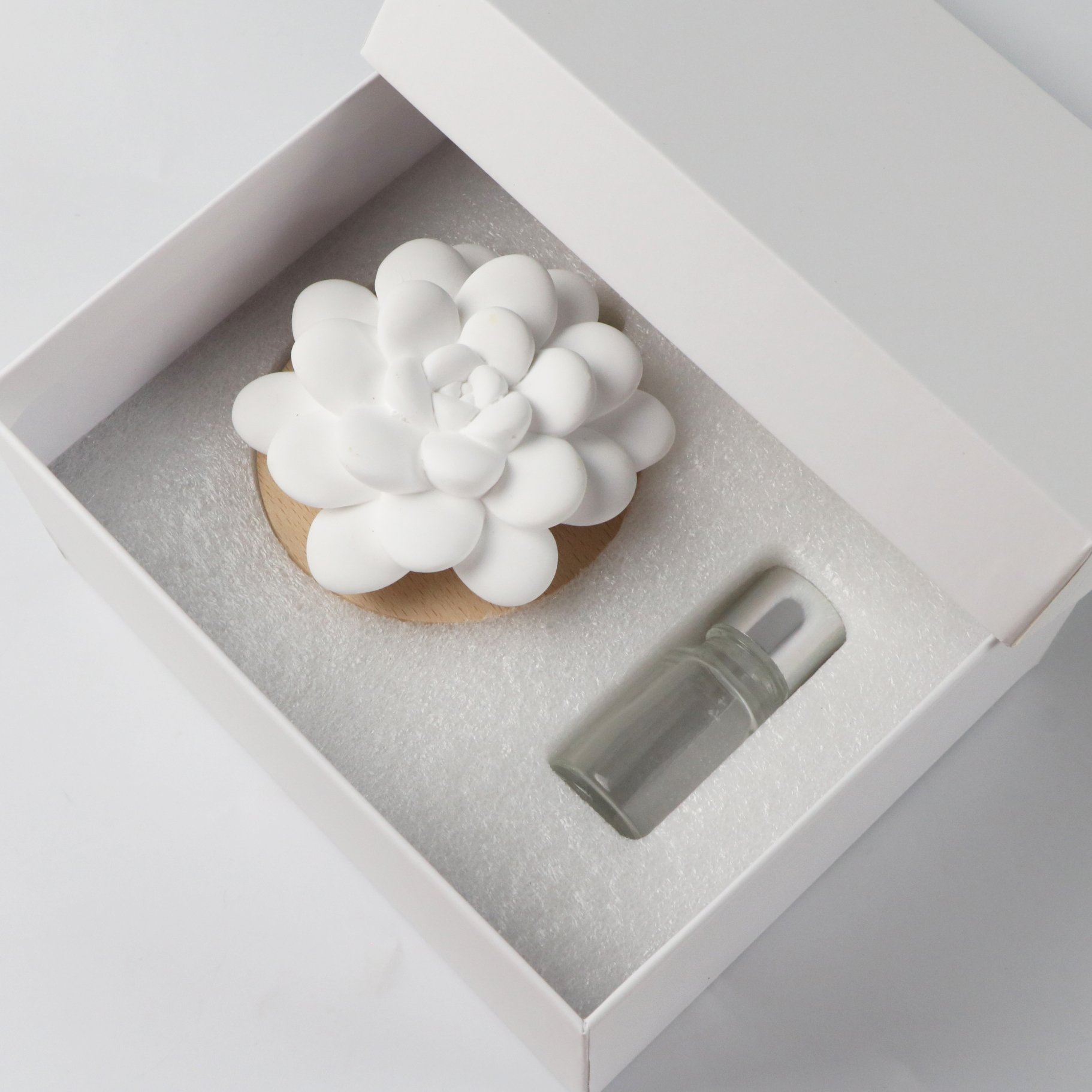 FinRu Factory Stocked Home Decoration Car Air Freshener Wood Base Scented Ceramic Flower Essential Oil Fragrance Diffuser