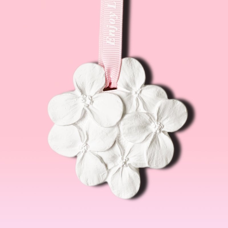 FinRu Wedding Gift Hanging Car Wardrobe Air Freshener Scented Ceramic Flower Aroma Porcelain Fragrance Essential Oil Diffuser