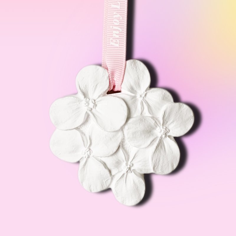 FinRu Wedding Gift Hanging Car Wardrobe Air Freshener Scented Ceramic Flower Aroma Porcelain Fragrance Essential Oil Diffuser