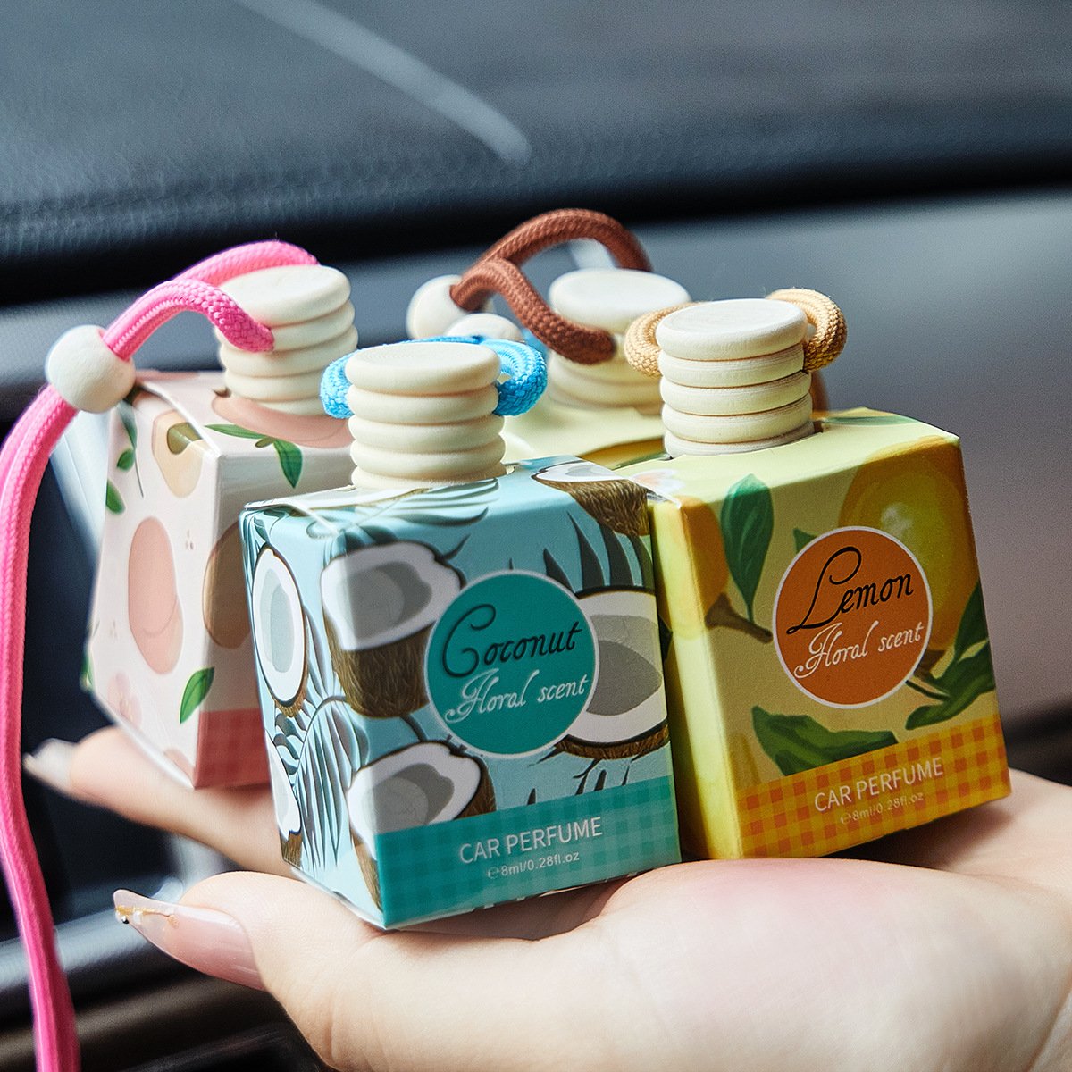 Luxury Air Freshener Car Perfume Fragrance Pendant Glass Bottle with Liquid Aromatherapy Home Car Air Fresheners