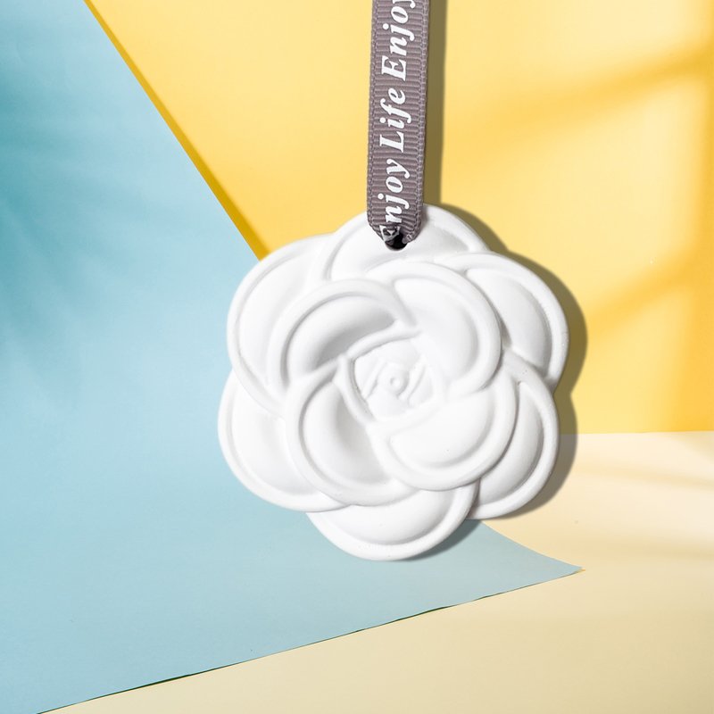 Stocked Hanging Car Wardrobe Air Freshener Scented Ceramic Camellia Flower Aroma Plaster Porcelain Flower Essential Oil Diffuser