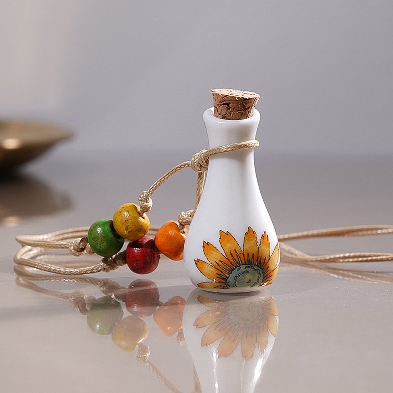 Custom 8ml 10ml Car Diffuser Glass Bottles Car Air Freshener Colored Car Hanging Perfume Diffuser with Wooden Cap