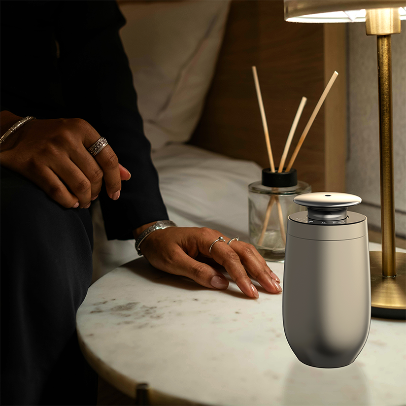 Wholesale portable wireless battery-powered aromatherapy diffuser car fragrance diffuser