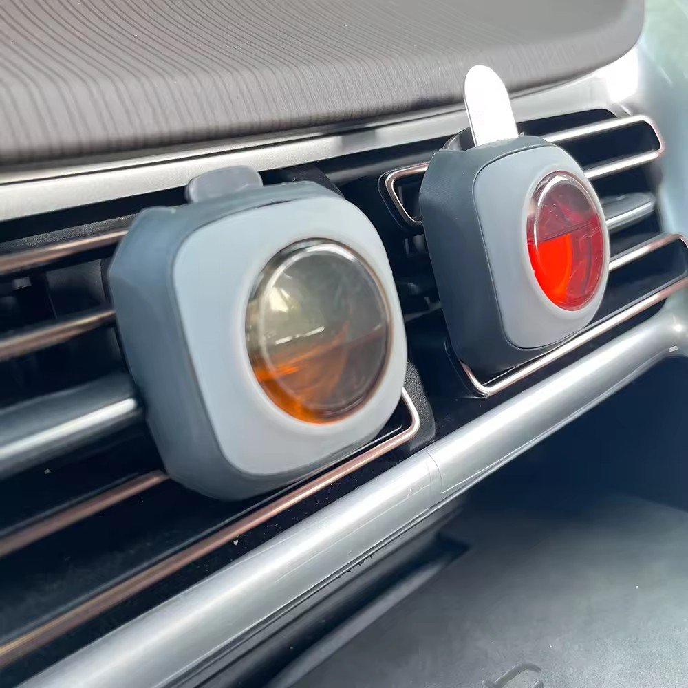 Factory Direct sale Liquid Car Vent Fragrance Safety Diffuser Clip Outlet Air Freshener Car Membrane Perfume