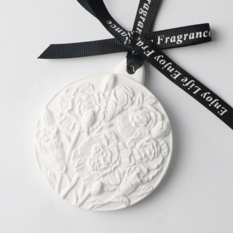 Hot Selling Scented Ceramic Aroma Plaster Porcelain Flower Fragrance Essential Oil Diffuser Hanging Car Wardrobe Air Freshener