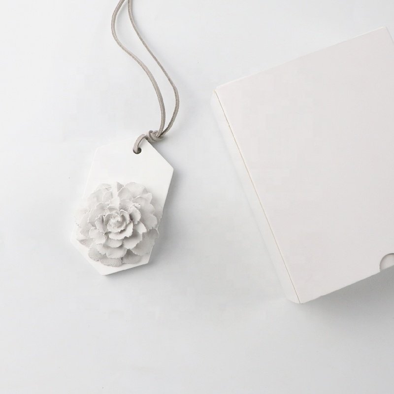 Stocked Wholesale Scented Ceramic Flower Car Hanging Air Freshener Home Fragrance Decoration Essential Oil Diffuser
