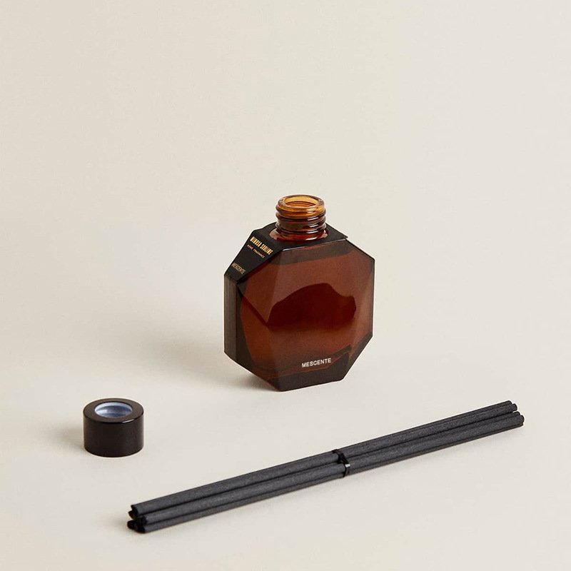 Mescente Wholesale Luxury Flower Sticks Tobacco and Teakwood Fragrance Oil Reed Diffuser