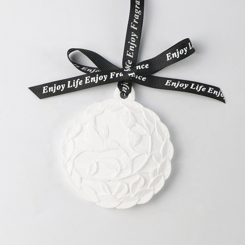 Factory Wholesale Hanging Car Wardrobe Air Freshener Scented Ceramic Flower Aroma Plaster Porcelain Essential Oil Diffuser