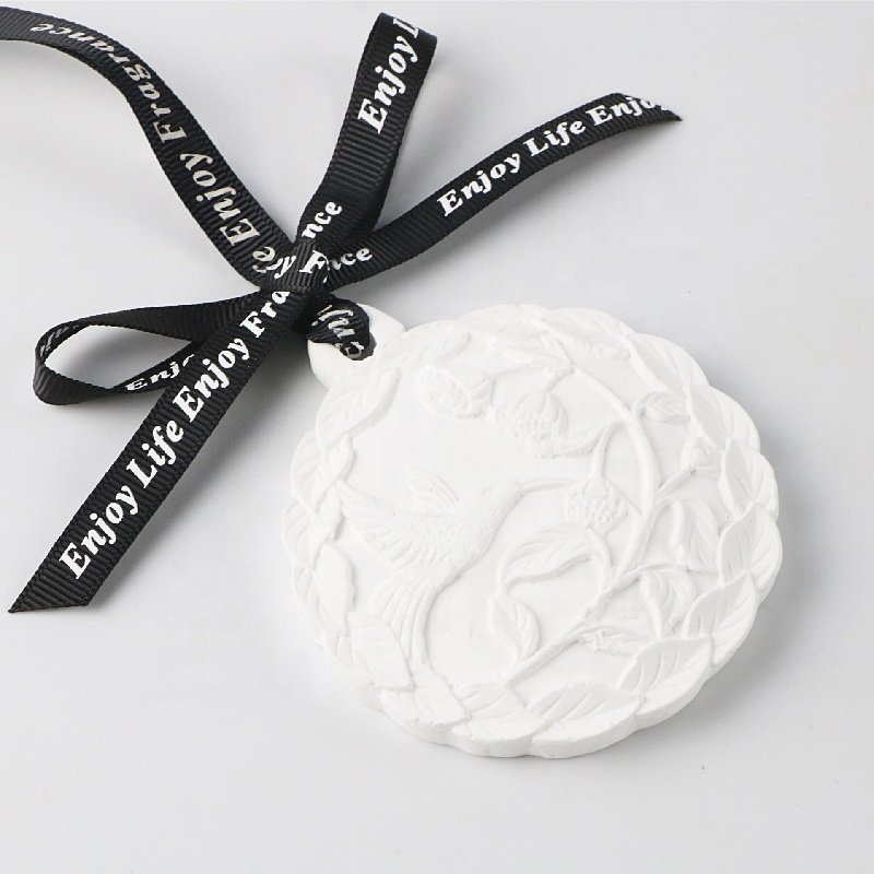 Factory Wholesale Hanging Car Wardrobe Air Freshener Scented Ceramic Flower Aroma Plaster Porcelain Essential Oil Diffuser