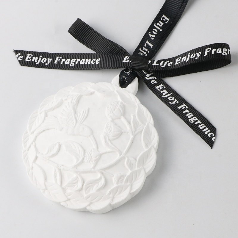 Factory Wholesale Hanging Car Wardrobe Air Freshener Scented Ceramic Flower Aroma Plaster Porcelain Essential Oil Diffuser