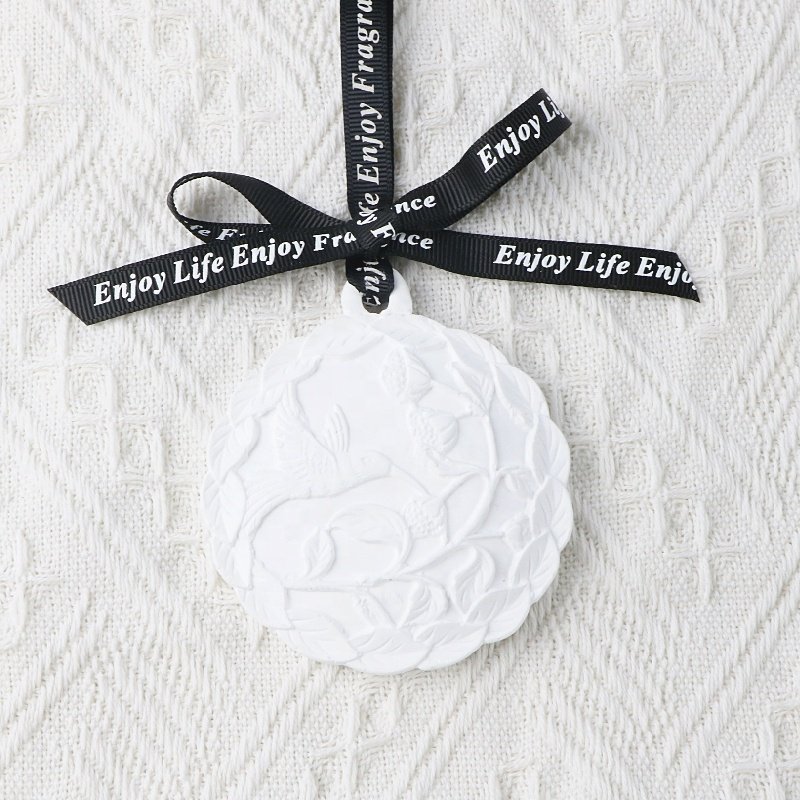 Factory Wholesale Hanging Car Wardrobe Air Freshener Scented Ceramic Flower Aroma Plaster Porcelain Essential Oil Diffuser