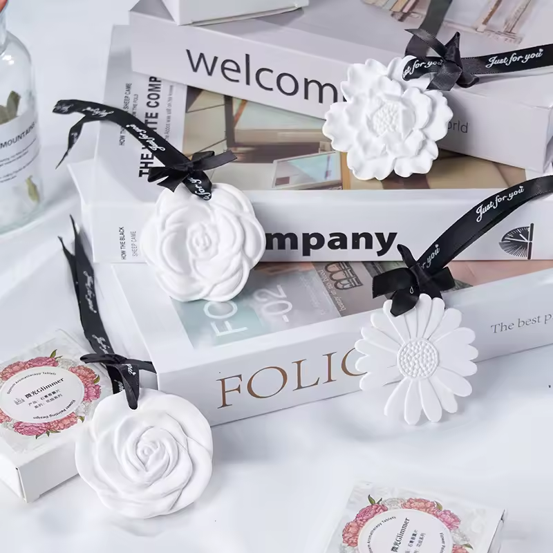 Rose shaped hanging air freshener set scented stone porcelain home car fragrance essential oil ceramic aromatherapy diffuser