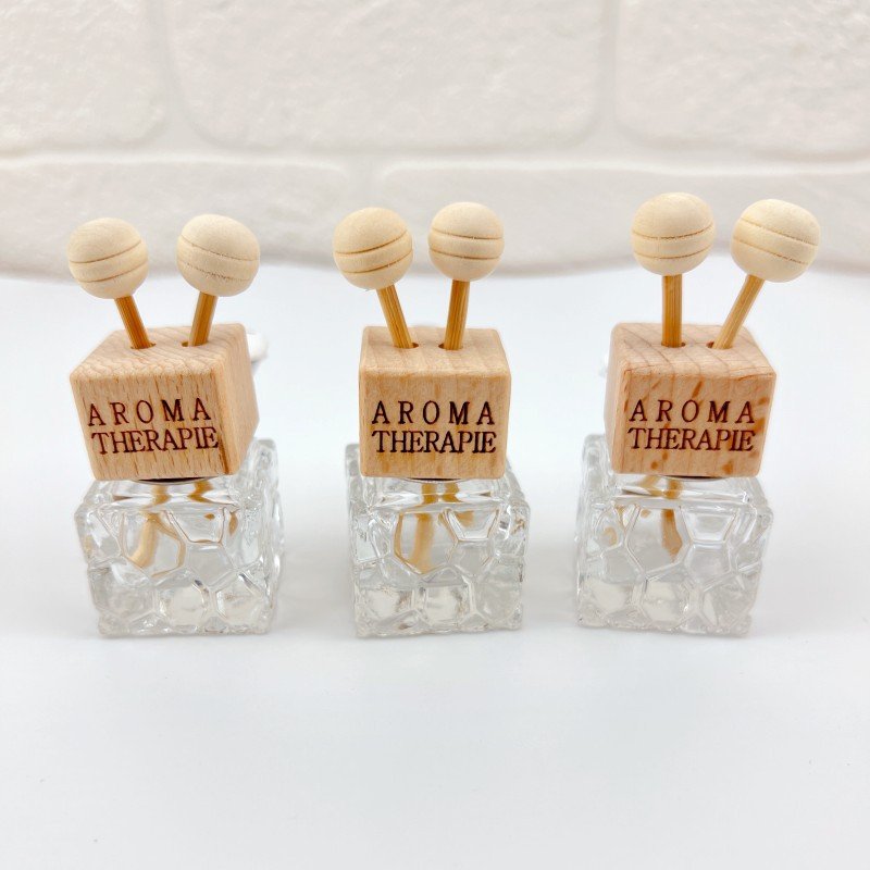 Wholesale Custom Aromatherapy Essential Oil Mini Cute Crystal Car Air Freshener Clip Diffuser Wood Lid Automotive Car Perfume