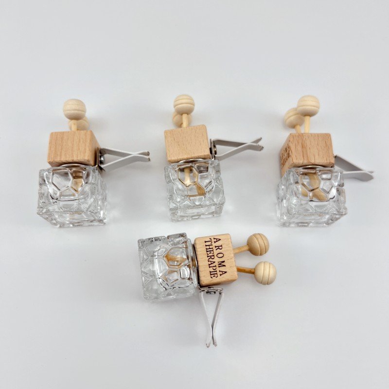 Wholesale Custom Aromatherapy Essential Oil Mini Cute Crystal Car Air Freshener Clip Diffuser Wood Lid Automotive Car Perfume