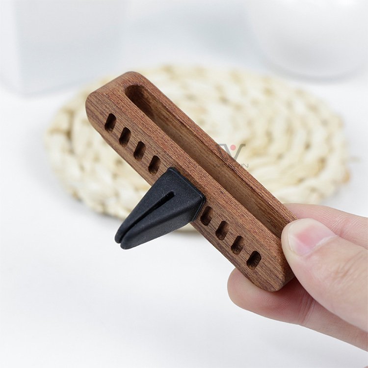 Factory Direct Oem Accept Funny Fragrance Wood Car Freshener Clip Long Lasting Perfume Aromatherapy Car Vent Wooden Air Diffuser