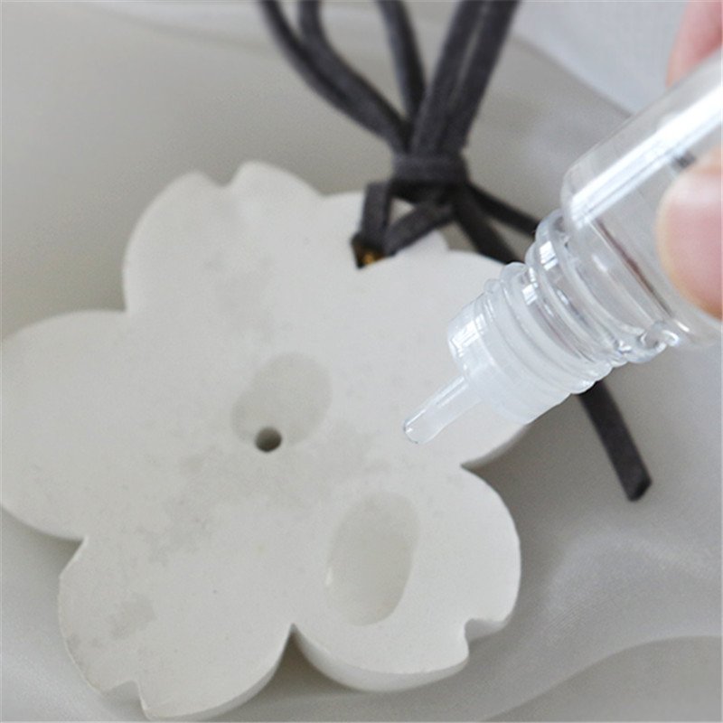 Hot Sale Hanging Car Closet Home Air Freshener Aroma Porcelain Flower Scented Ceramic Fragrance Essential Oil Diffuser