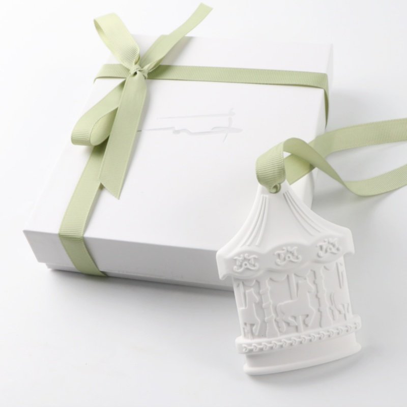 FinRu Wholesale Hanging Wardrobe Car Aroma Air Freshener White Scented Ceramic Porcelain Flower Fragrance Essential Oil Diffuser
