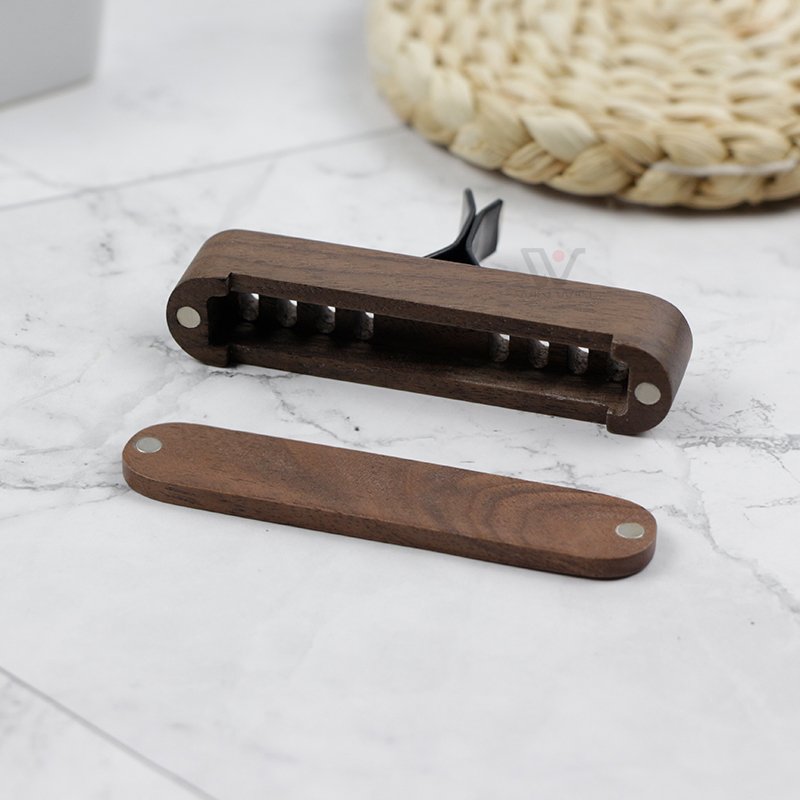 Eco Black Walnut Wood Car Aromatherapy Perfume Diffuser Clip For Car Vent Interior Decoration