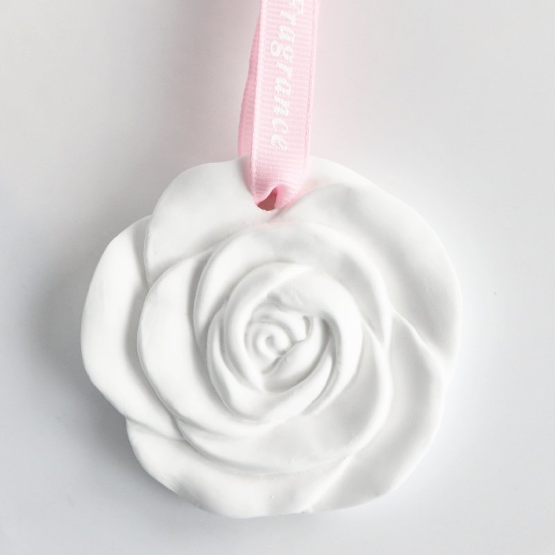 FinRu Home Decoration Hanging Car Wardrobe Pendant Air Freshener Scented Ceramic Flower Aroma Porcelain Fragrance Oil Diffuser