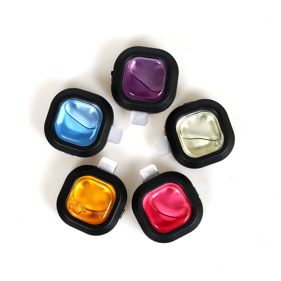 High Quality Colorful Scents Initial Oil Liquid Car Perfume Vent Clip Diffuser Clips Car Air Freshener