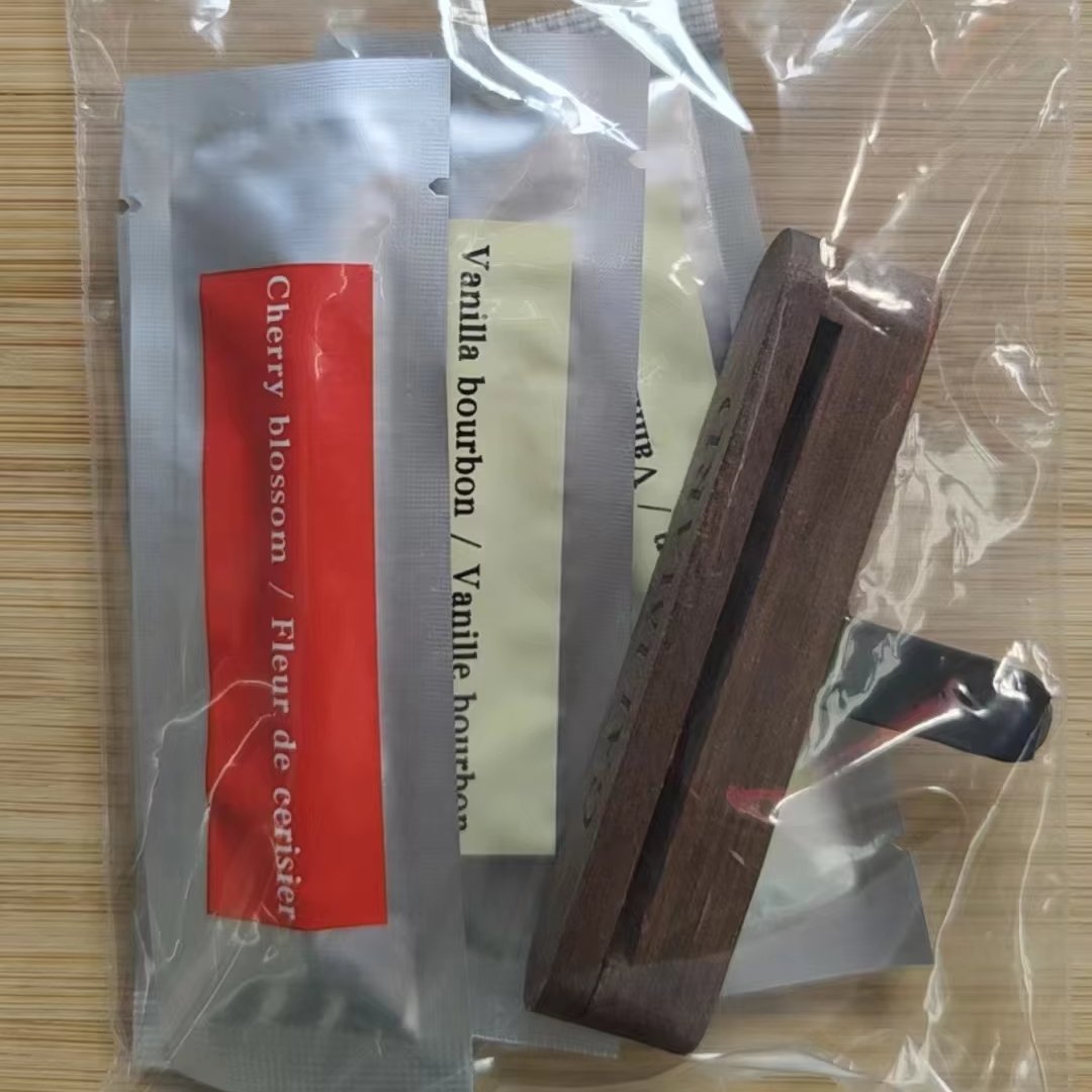 Wood Vent Clip Car Air Essential Oil Freshener Aroma Car Vent Clip Easy to Install Natural Wood Car Vent Air Freshener Custom L