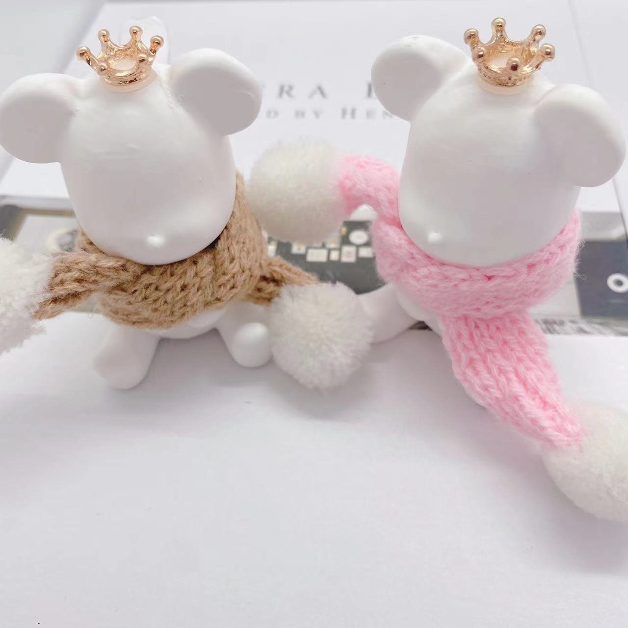 Hot Selling Stocked Ceramic Bear Shaped Car Vent Clip Air Freshener Aromatherapy Stone Porcelain Fragrance Oil Diffuser