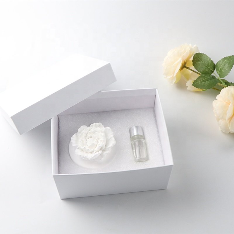 New Arrival Home Fragrance Ornament Car Air Freshener Aromatherapy Gift Set Scented Ceramic Flower Aroma Essential Oil Diffuser