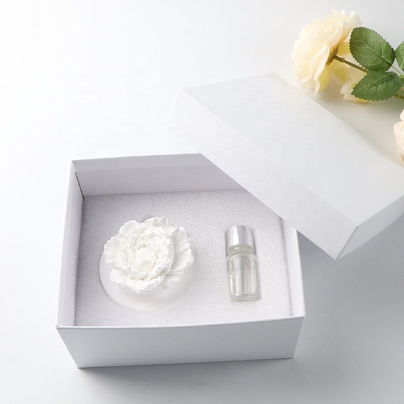 New Arrival Home Fragrance Ornament Car Air Freshener Aromatherapy Gift Set Scented Ceramic Flower Aroma Essential Oil Diffuser