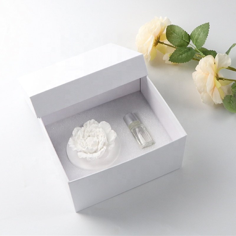 New Arrival Home Fragrance Ornament Car Air Freshener Aromatherapy Gift Set Scented Ceramic Flower Aroma Essential Oil Diffuser