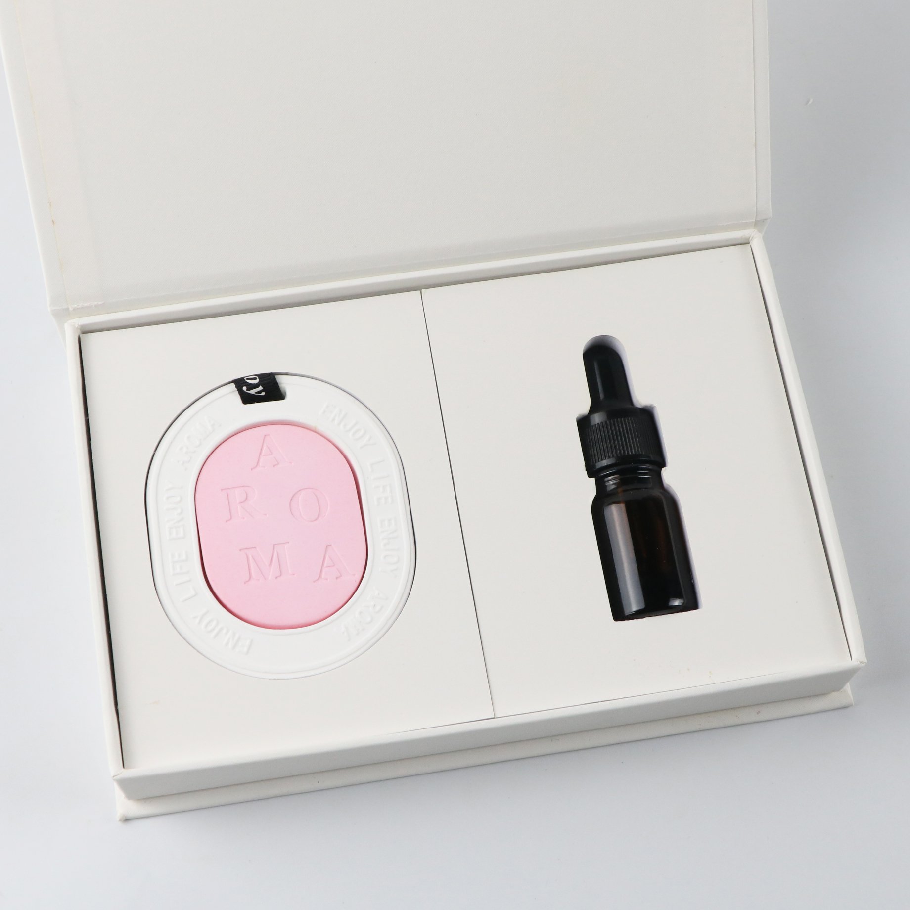 FinRu Color Matched Car Aromatherapy Essential Oil Diffuser Custom Gift Box Set Hanging Scented Ceramic Hanging Car Freshener