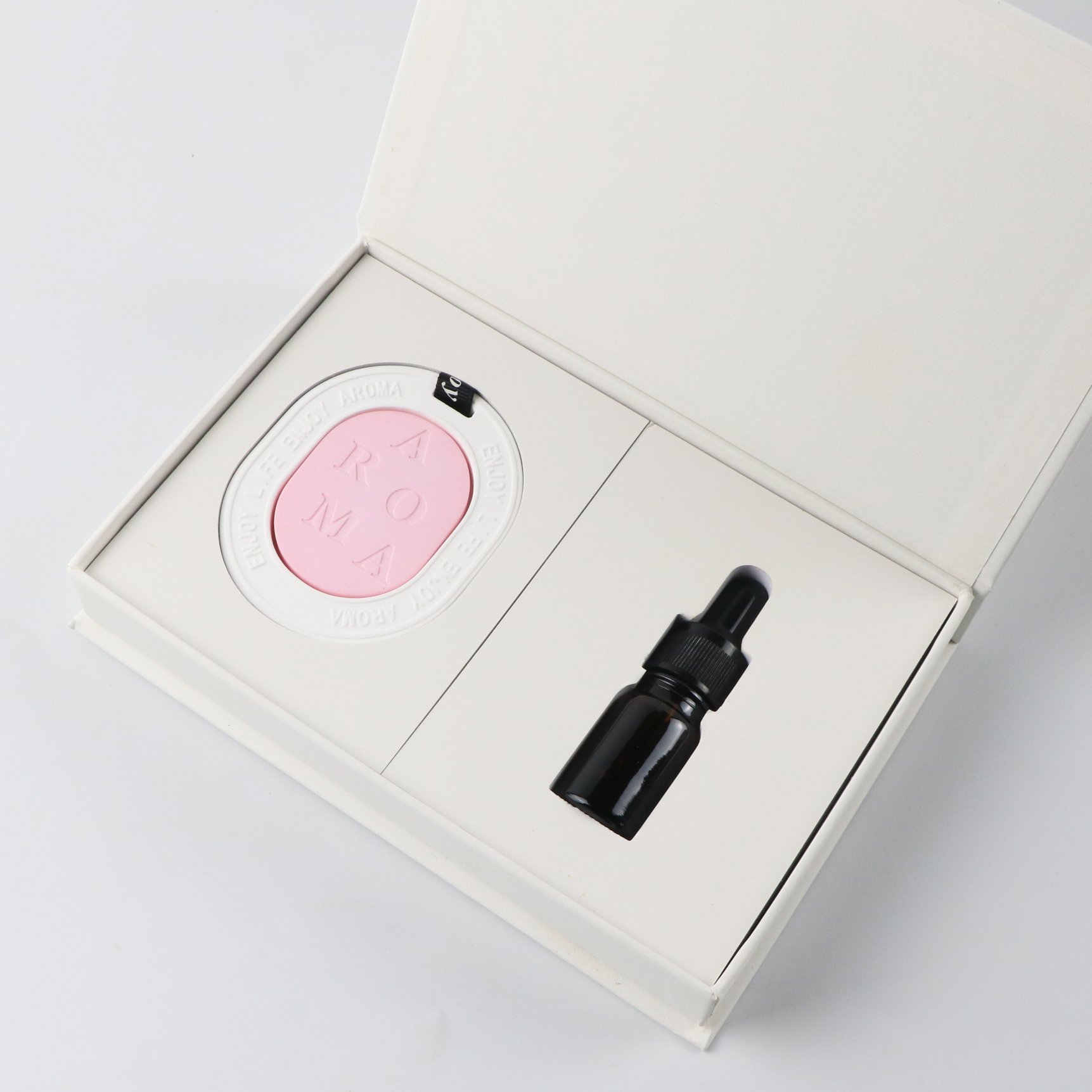 FinRu Color Matched Car Aromatherapy Essential Oil Diffuser Custom Gift Box Set Hanging Scented Ceramic Hanging Car Freshener