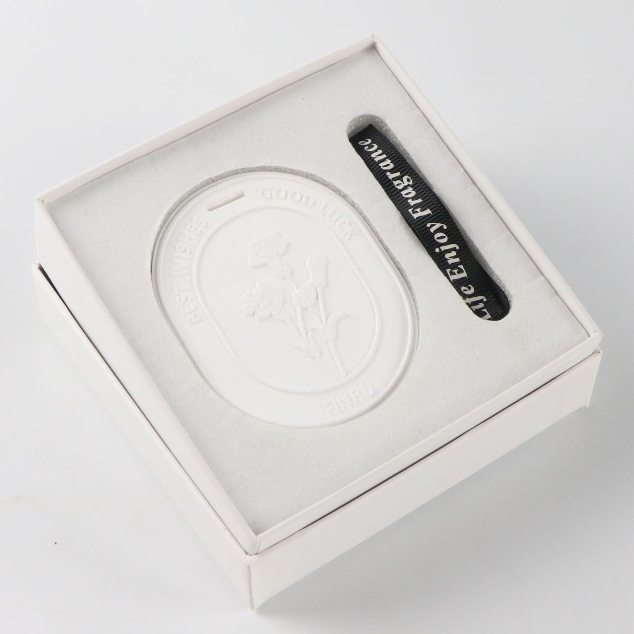 Luxury Gift Box Packaging Ceramic Hanging Essential Oil Diffuser Aromatherapy Plaster Home Car Aroma Pendant Air Freshener