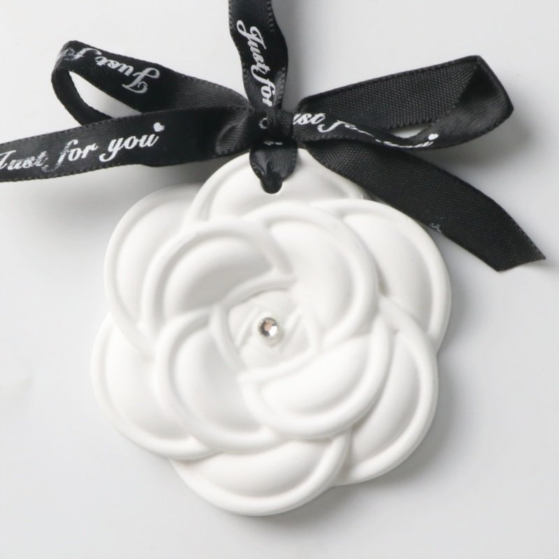 Camellia Hanging Car Wardrobe Air Freshener Scented Ceramic Aroma Plaster Porcelain Flower Fragrance Essential Oil Diffuser