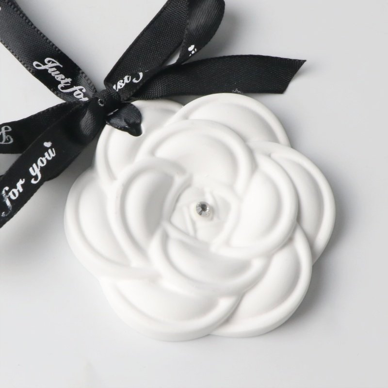 Camellia Hanging Car Wardrobe Air Freshener Scented Ceramic Aroma Plaster Porcelain Flower Fragrance Essential Oil Diffuser