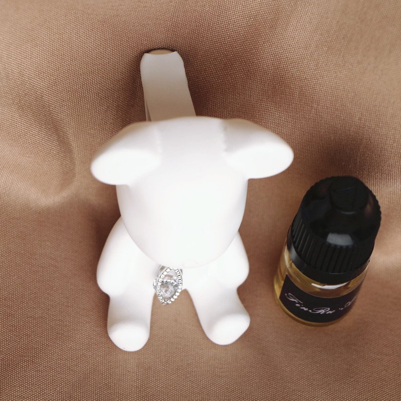 Ceramic Bear Shaped Home Decoration Scented Porcelain Car Vent Clip Perfume Essential Oil Aroma Fragrance Air Freshener