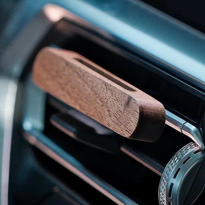 Car mounted accessories perfume wood diffuser for car perfume vent clip vehicle air freshener