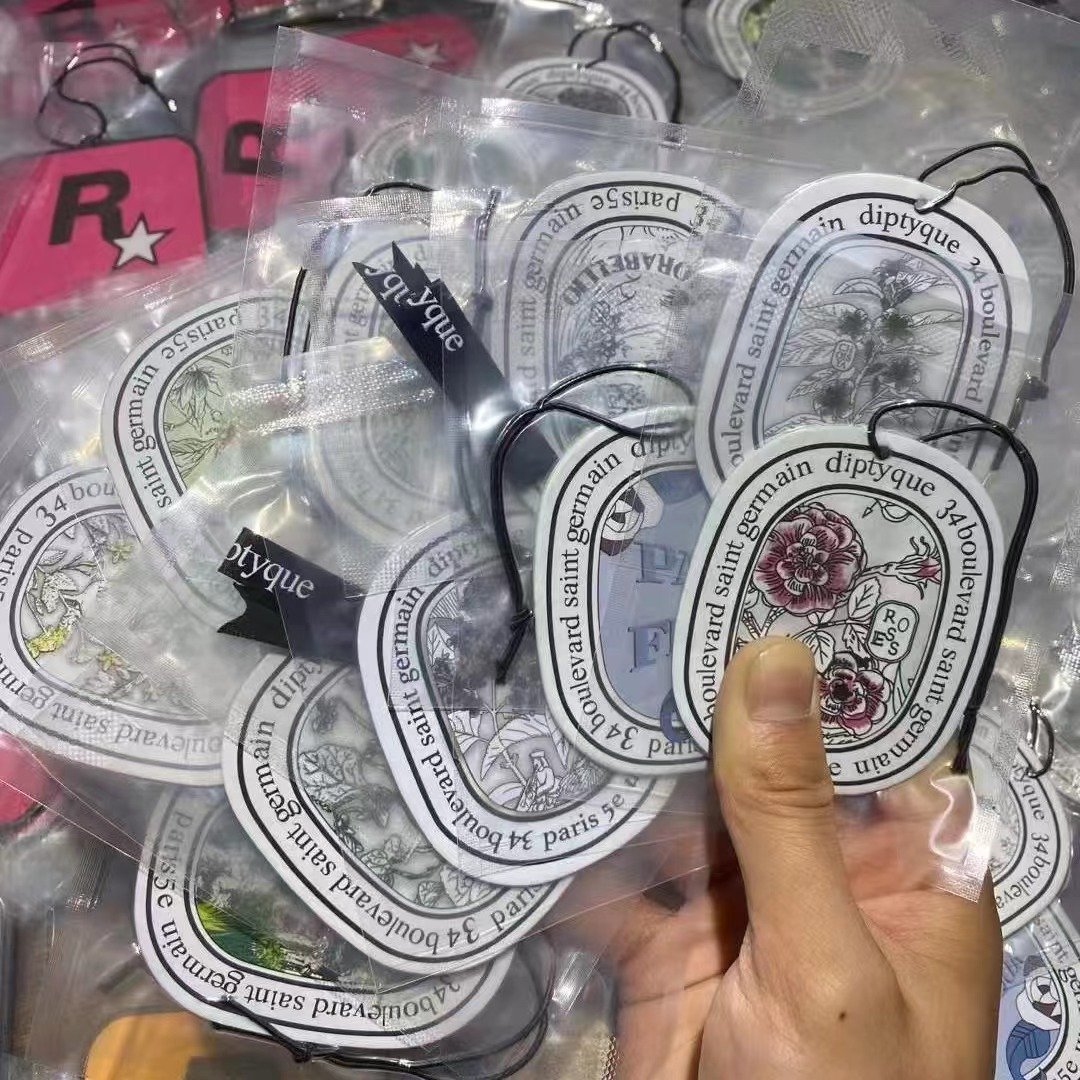 Wholesale Large Quantities Automotive Ventilation Air Fresheners Various Fragrance Options Cool Suspension Car Freshener