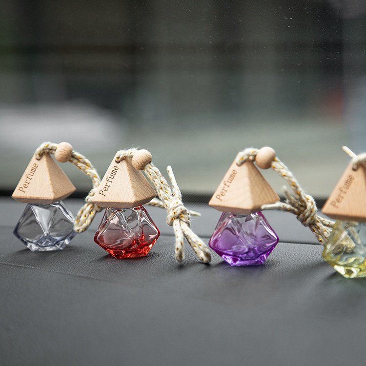 Custom Colored 8ml Diamond Glass Hanging Car Diffuser Bottle Empty Car Perfume Bottle Windshield Liquid Essential Oil Car