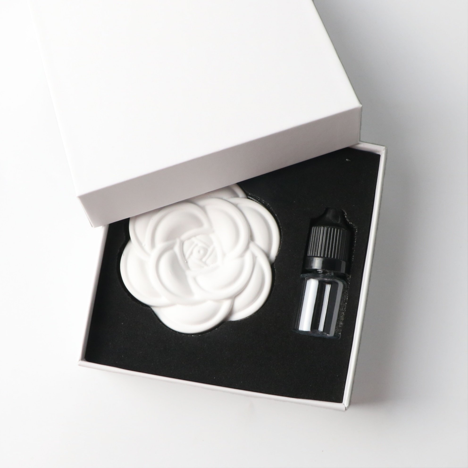 FinRu Stocked Gift Set Scented Car Wardrobe Aroma Pendant Air freshener Ceramic Camellia Flower Fragrance Essential Oil Diffuser