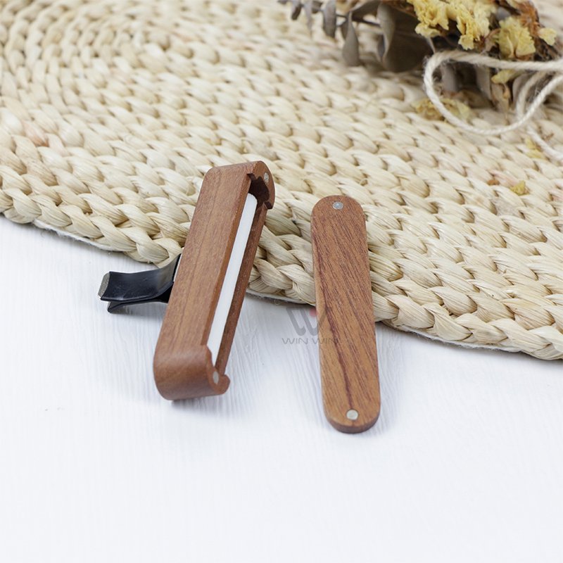 Custom Wooden Car Air Freshener Vent lip Wood Auto Outlet Vent Clip Air Freshener in the Car