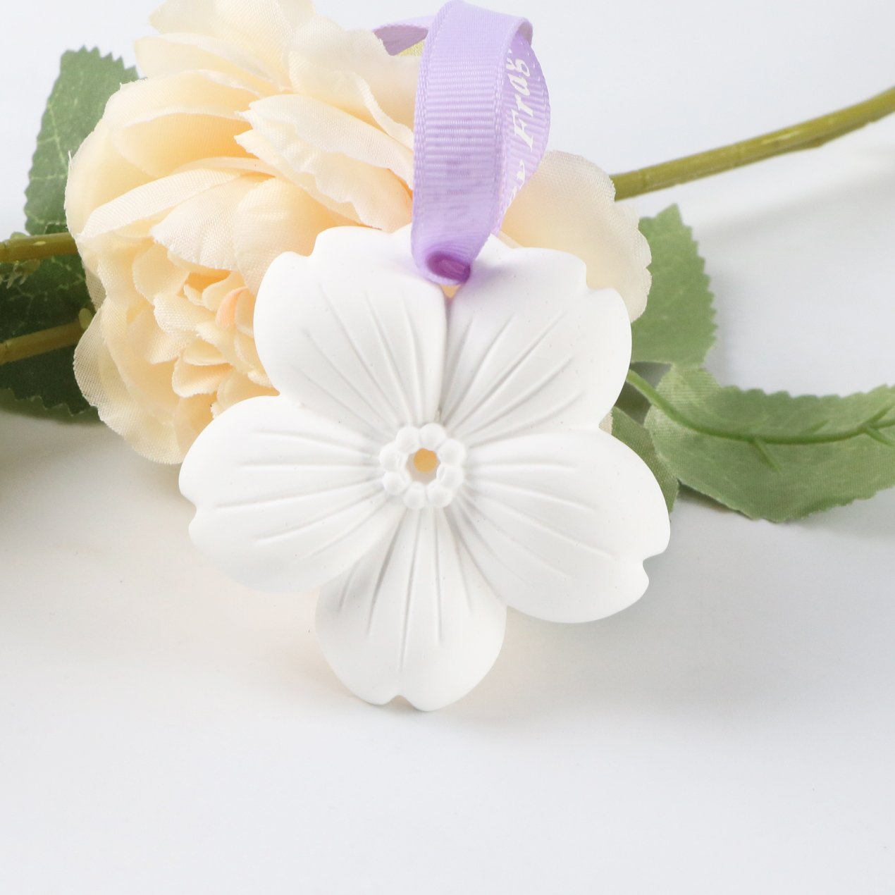 Creativity Car Home Pendant Wedding Gift Set Decoration Aromatherapy Ceramic Scented Aroma Porcelain Essential Oil Diffuser