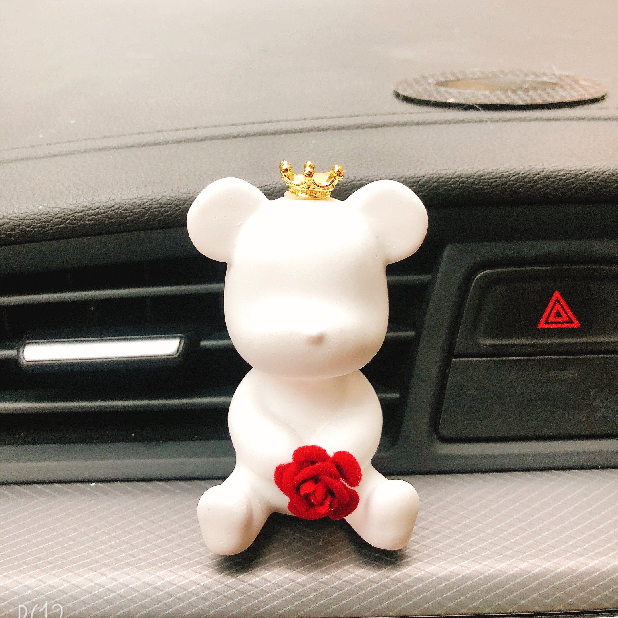 Wholesale Hot Scented Aromatherapy Plaster Porcelain Essential Oil Fragrance Aroma Stone Diffuser Ceramic Car Perfume