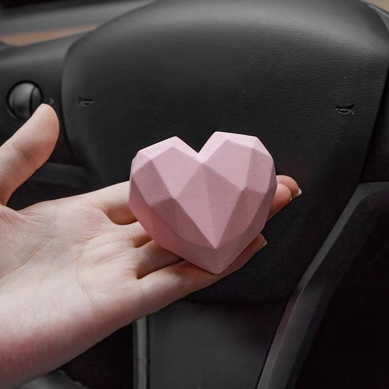 Stocked Wholesale Pink Heart Shaped Ceramic Aromatherapy Essential Oil Diffuser Car Interior Vent Clip Air Freshener