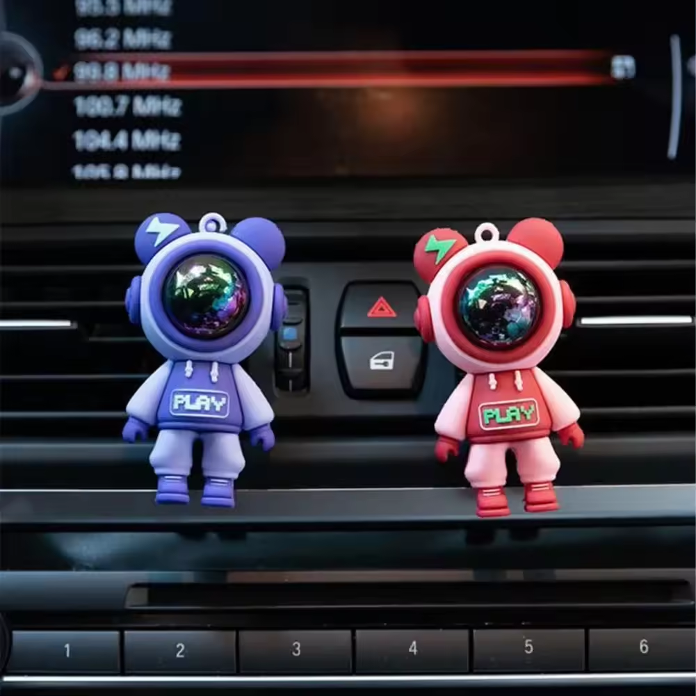 Car air outlet perfume clip cartoon astronaut air conditioner air outlet car aromatherapy clip car interior accessories