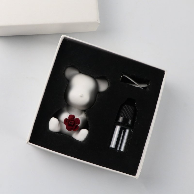 Stocked Wholesale Cute White Bear Shaped Scented Ceramic Aroma Fragrance Essential Oil Diffuser Car Vent Clip Air Freshener