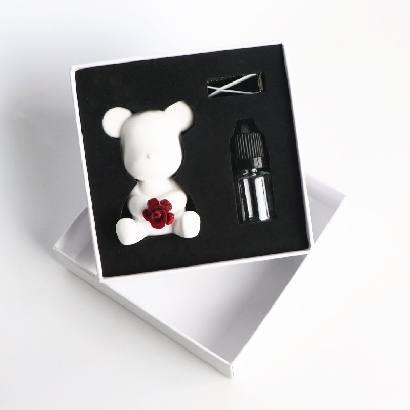 Stocked Wholesale Cute White Bear Shaped Scented Ceramic Aroma Fragrance Essential Oil Diffuser Car Vent Clip Air Freshener