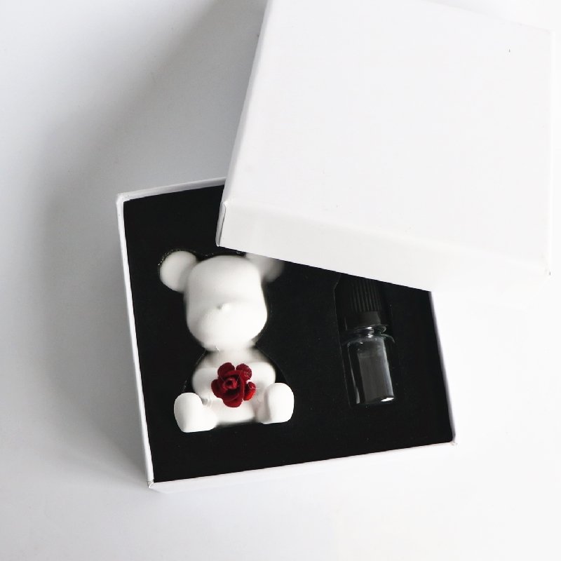 Stocked Wholesale Cute White Bear Shaped Scented Ceramic Aroma Fragrance Essential Oil Diffuser Car Vent Clip Air Freshener