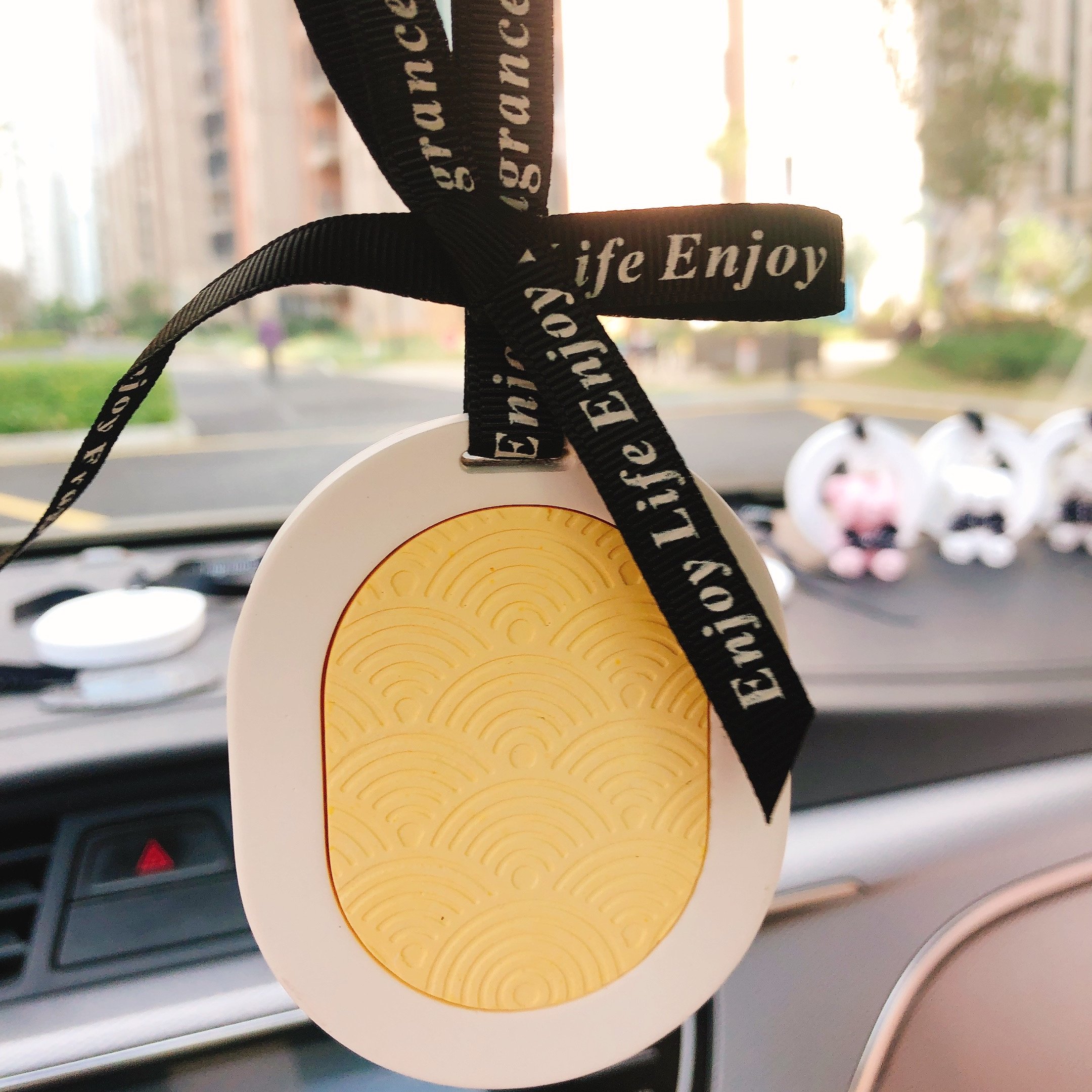 Customized hanging high quality luxury car air freshener perfume scented car air freshener car perfume air freshener