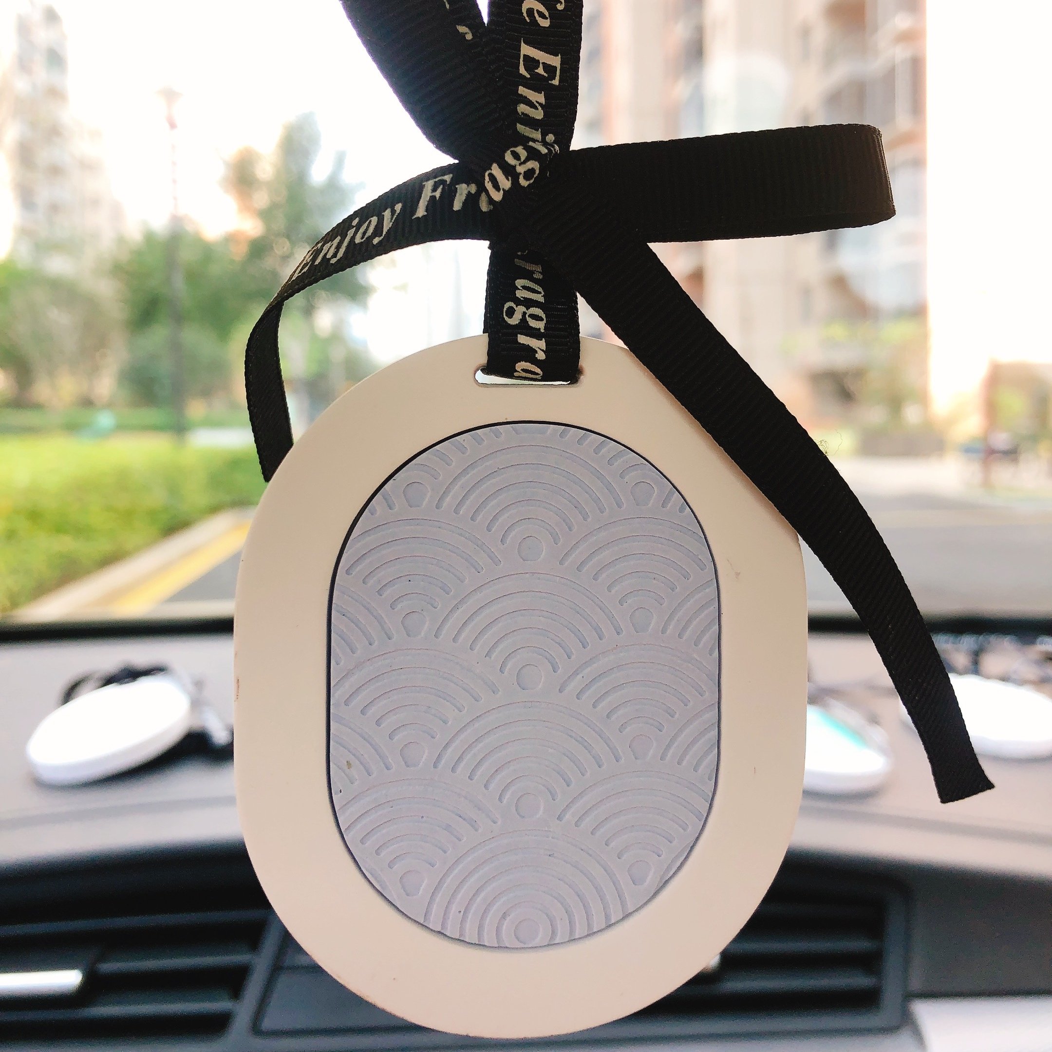 Customized hanging high quality luxury car air freshener perfume scented car air freshener car perfume air freshener